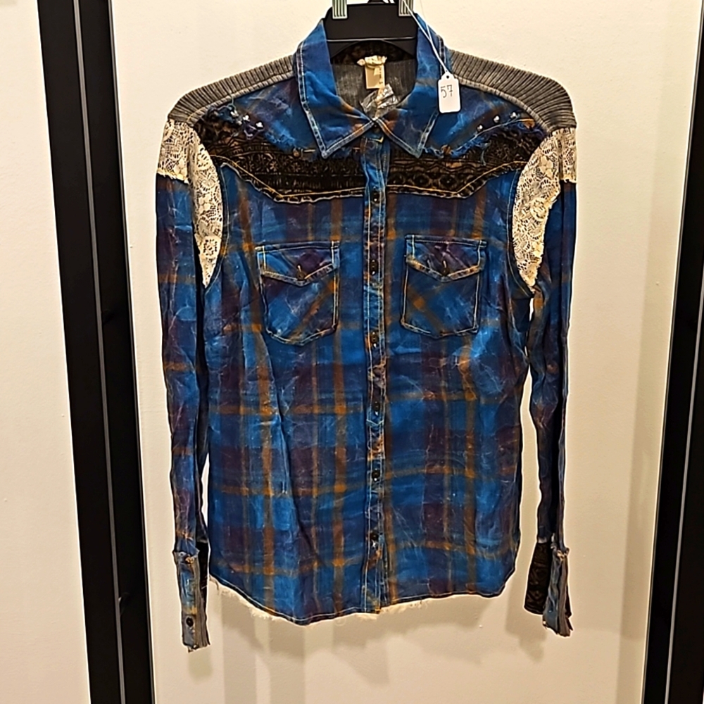 NWT Buckle, L, Multi color